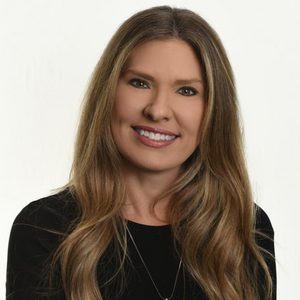 Stacy Pace headshot