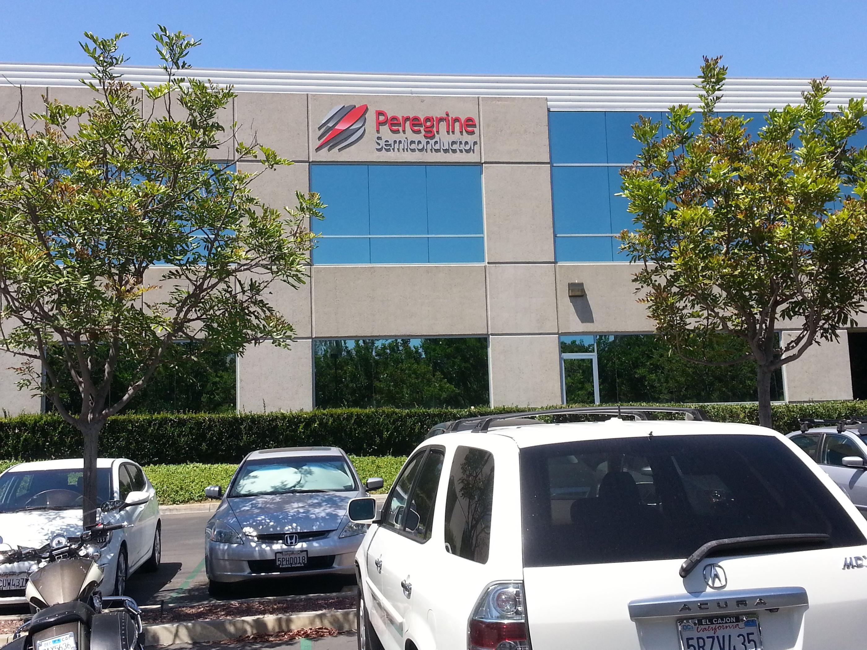 Dimensional letters / logo applied to building