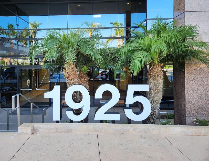 Strauss Giant Building Number Sign