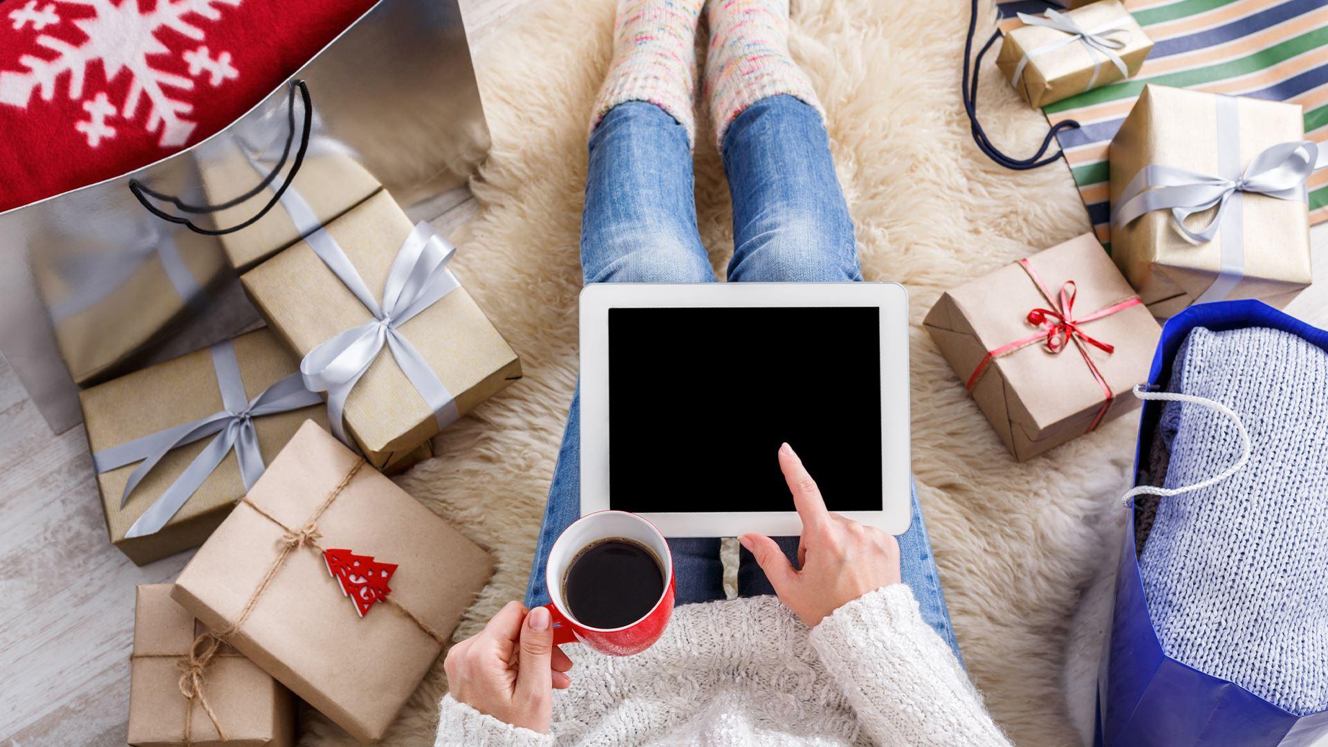 Tis the Season to Advertise: Let Our One-Stop Shop Craft Your Holiday Promotional Materials