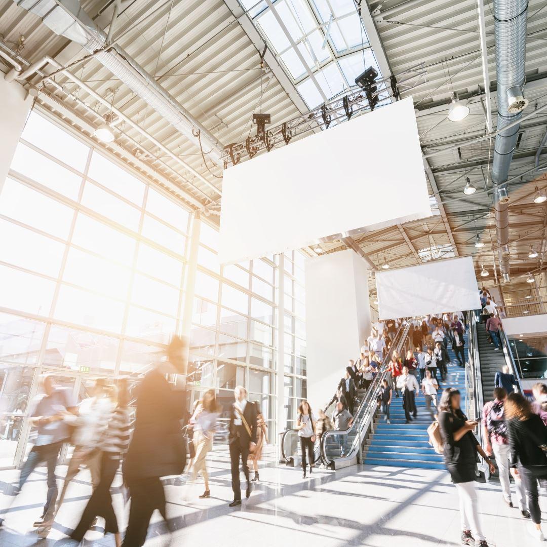 large scale tradeshow banner