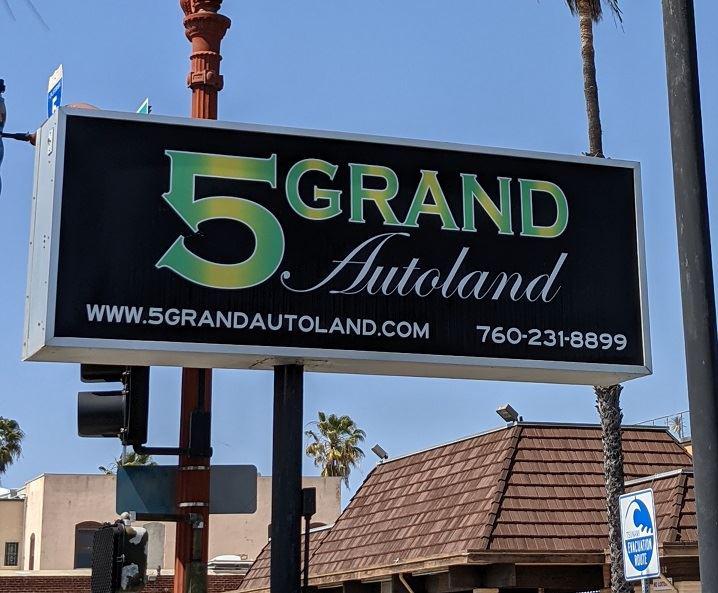 5Grand Lightbox Sign