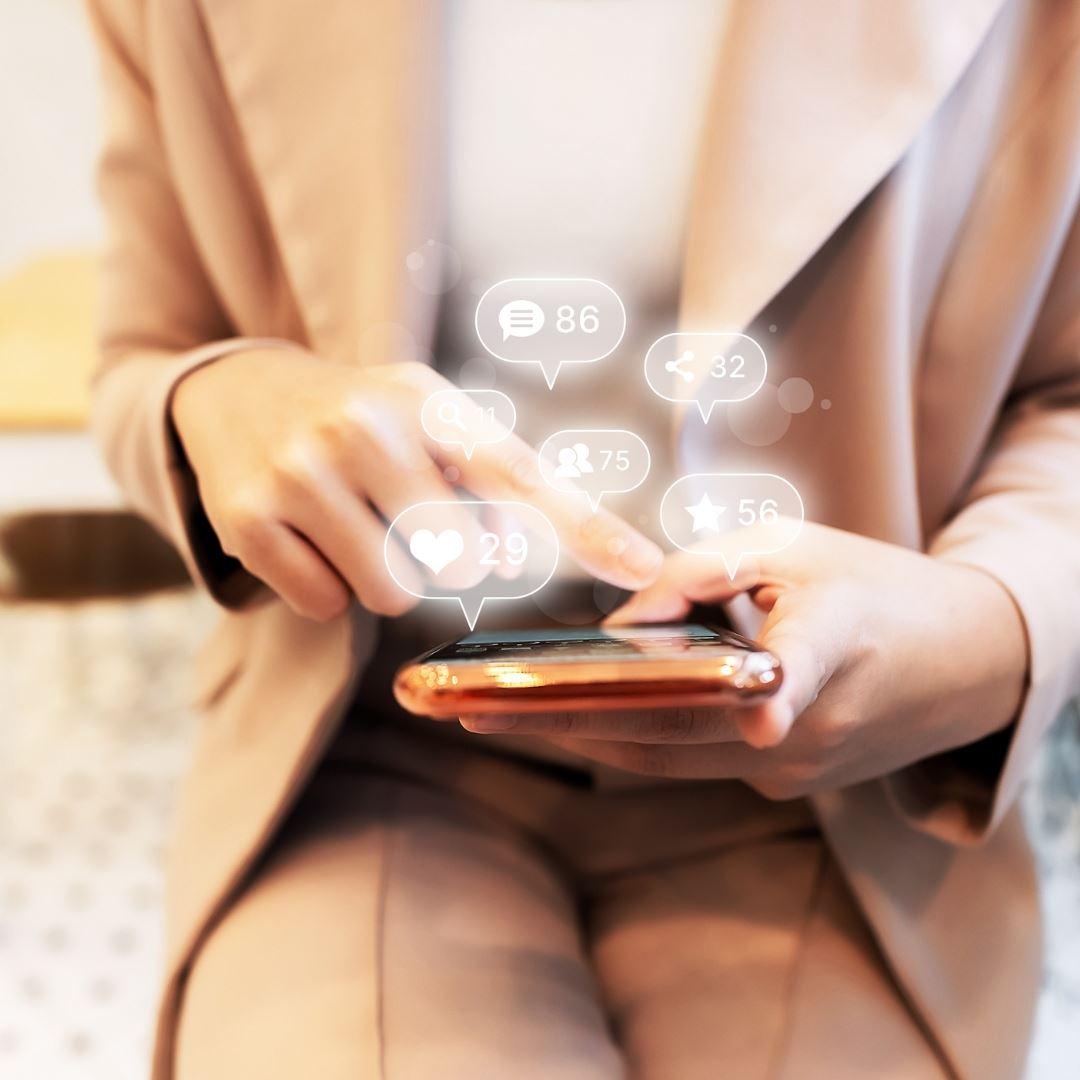 woman on social media