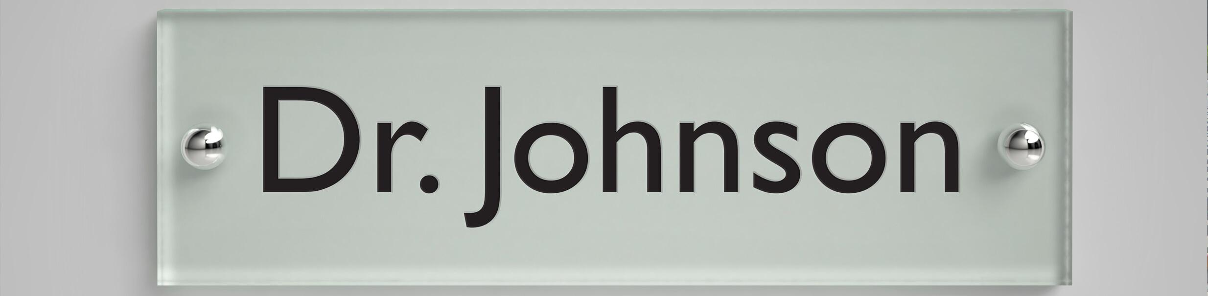 Standoff graphic dimensional display signage