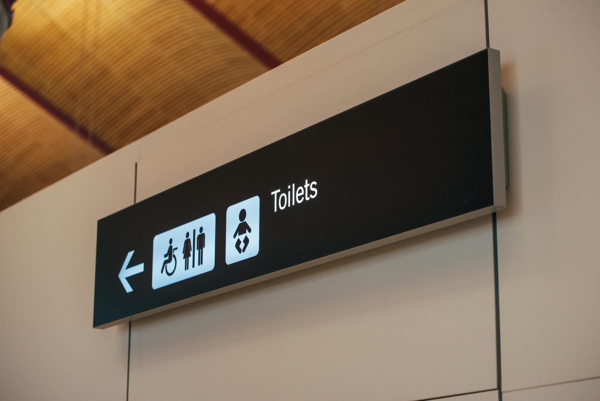 The Role of Signage in Enhancing Hospital Wayfinding