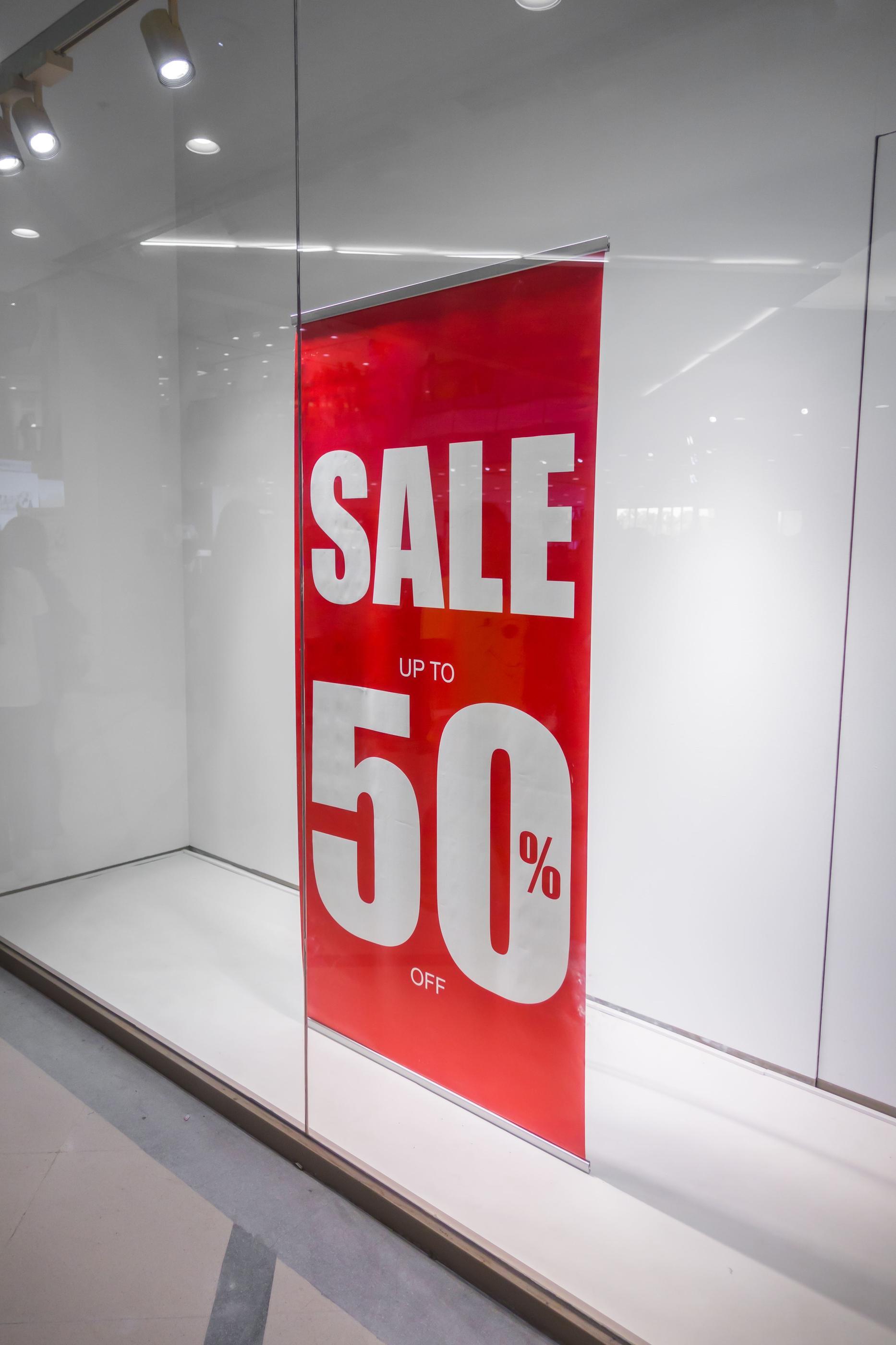 Maximize Outdoor Banner Visibility with High-Impact Advertising