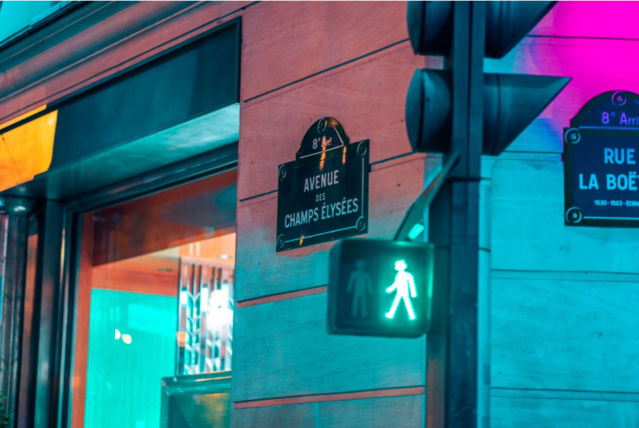 8 Tips for Creating Location-Specific Signs