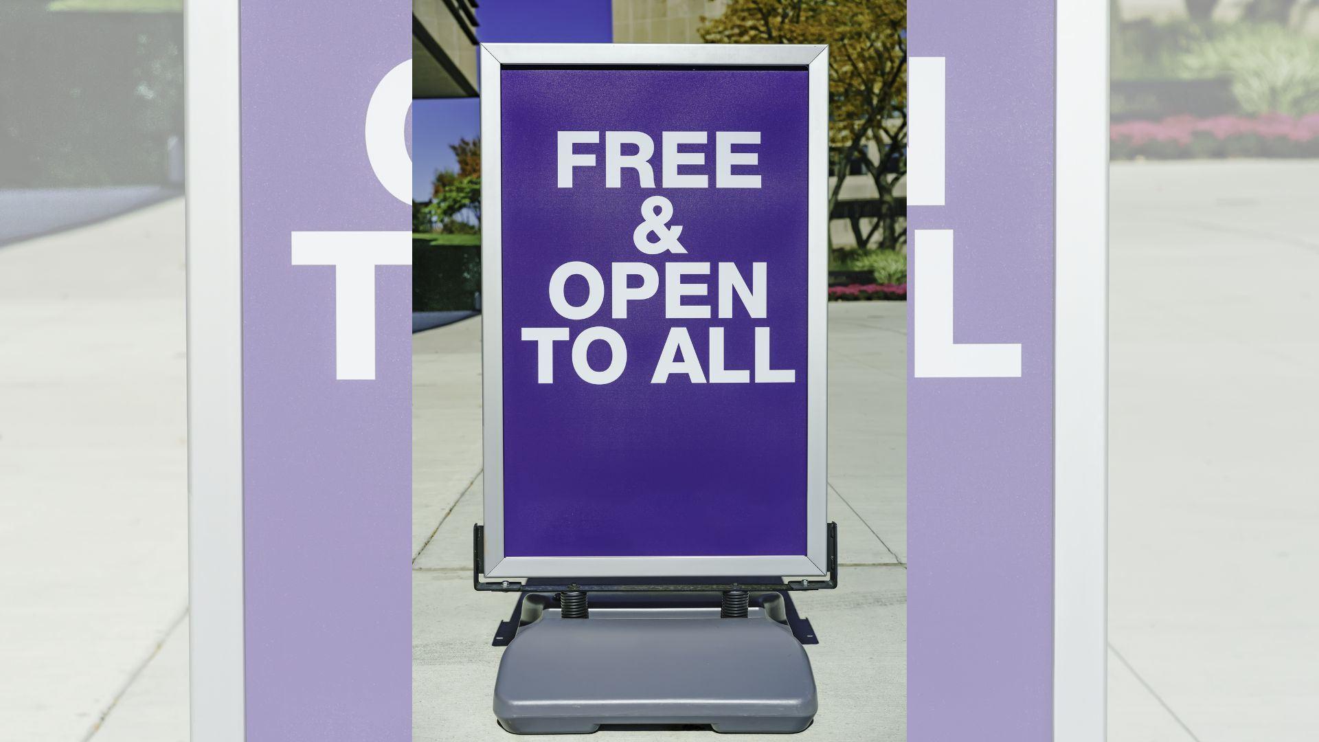 How Sidewalk Signs in Houston Turn First Impressions into Walk-In Sales