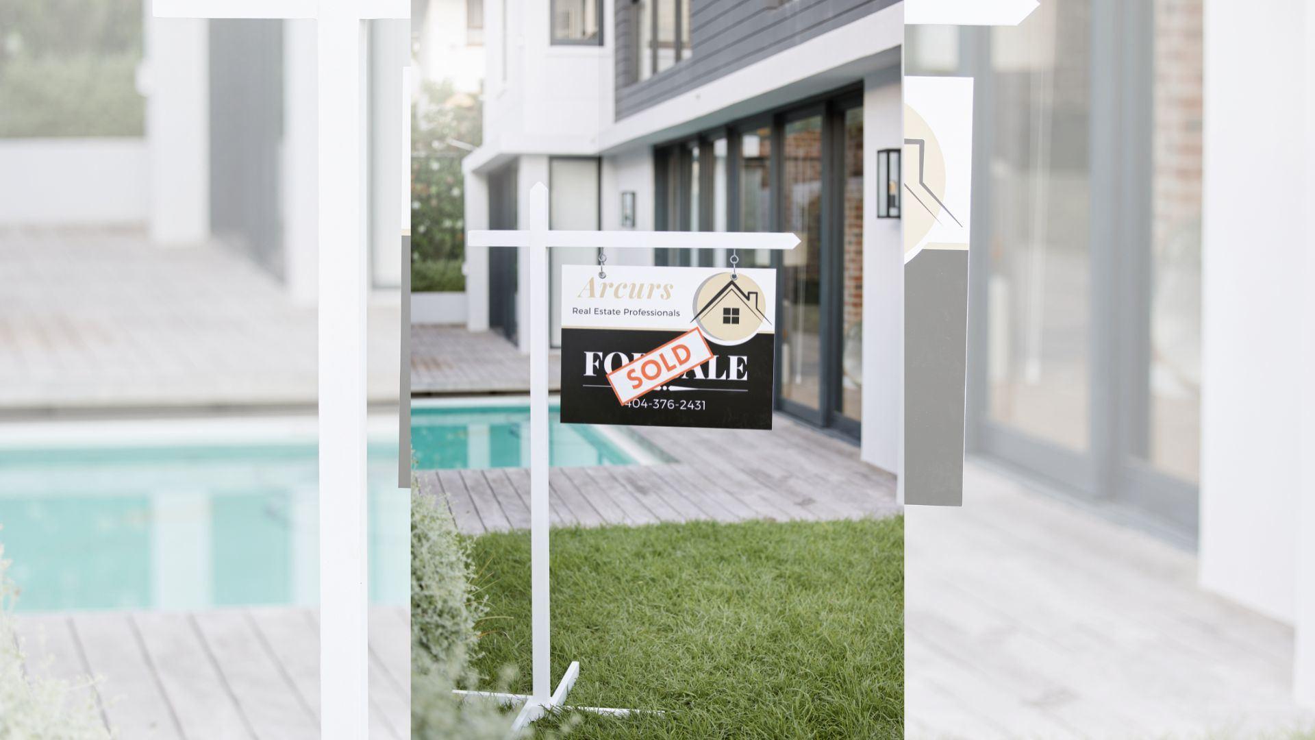 Why Custom Yard Signs Are Ideal for Holiday Marketing?