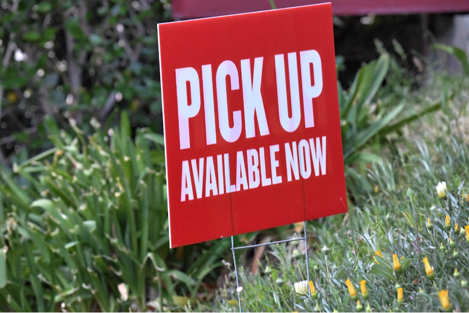 The Impact of Personalized Yard Signs on Local Businesses