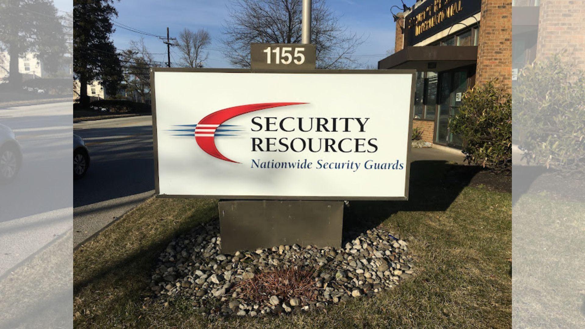 Drive Attention with Custom Sidewalk Signs & Banners in Orlando