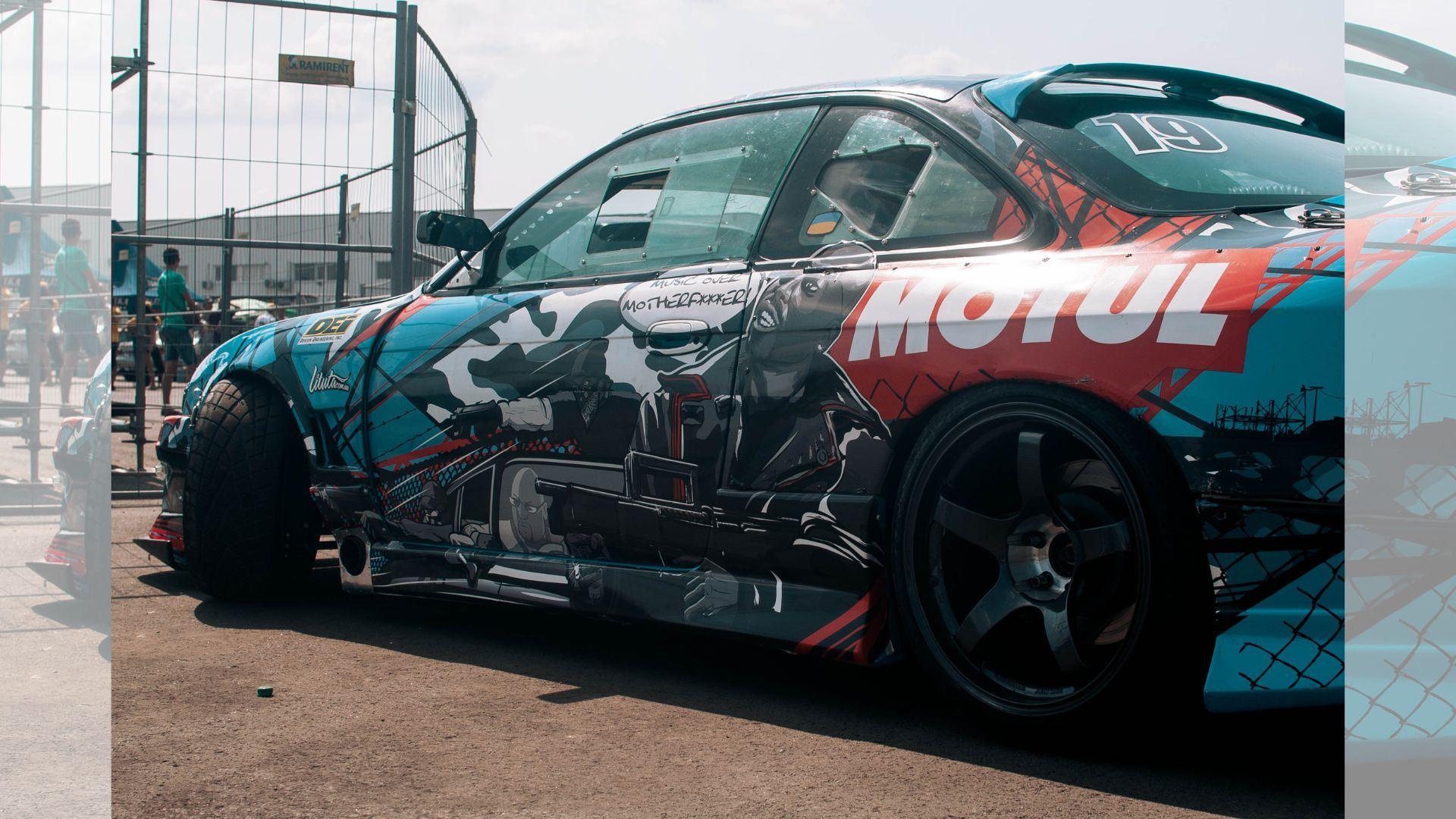 Why You Should Turn Vehicles into Holiday Billboards