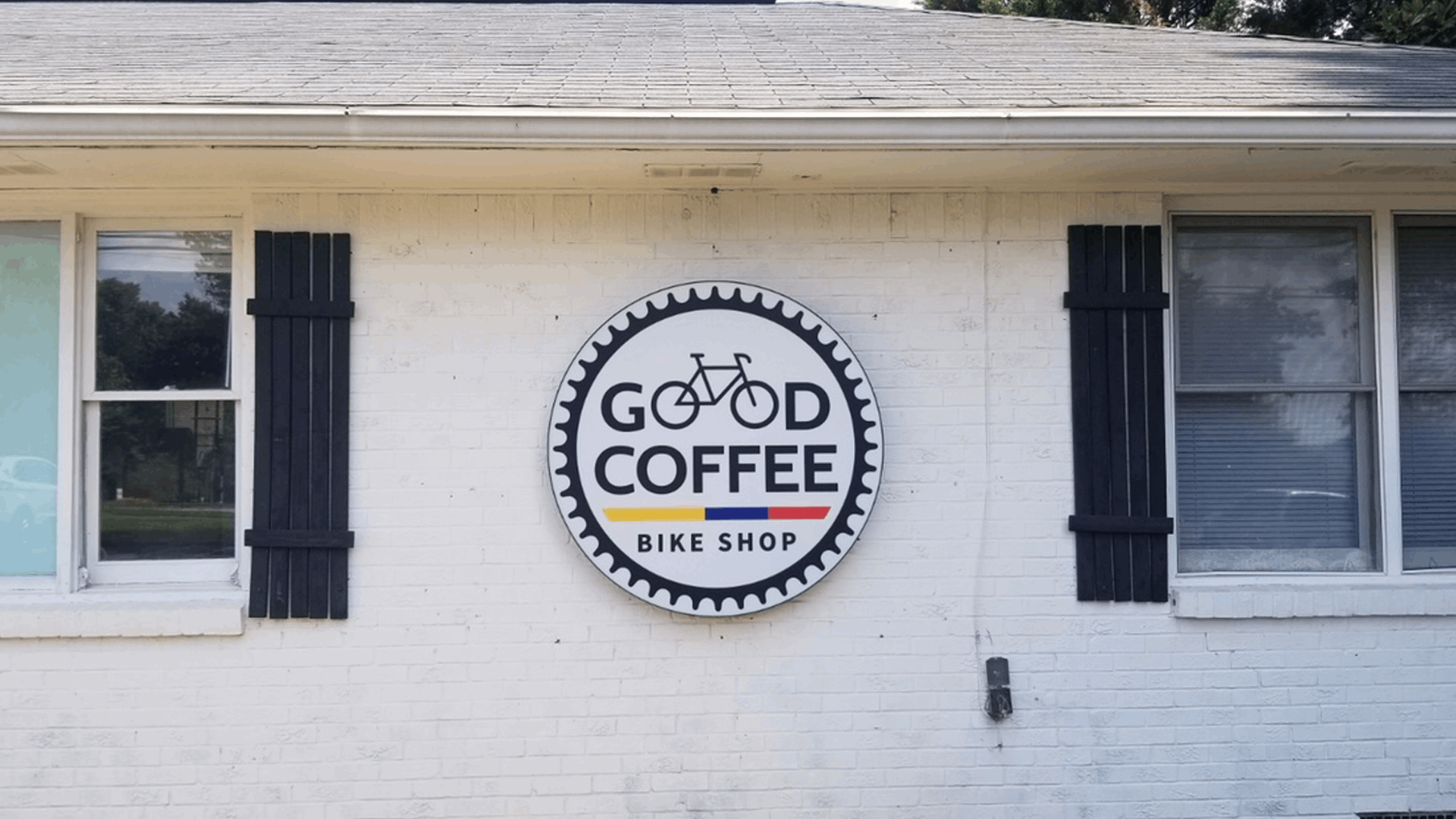 Why Minimalist Designs are Trending for Commercial Building Signs