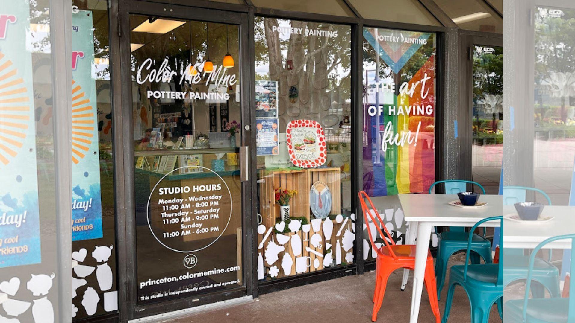 Best Window Designs for Restaurants and Cafes to Enhance Ambiance