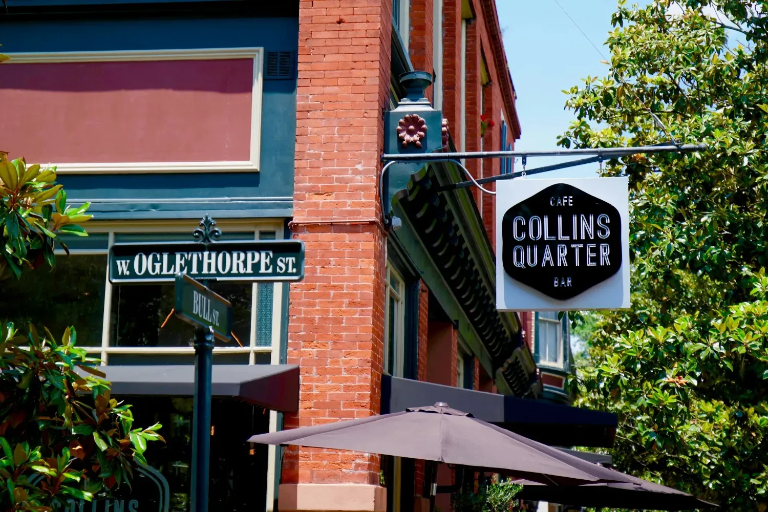 Your Guide to Choosing the Right Building Signage for Your Business