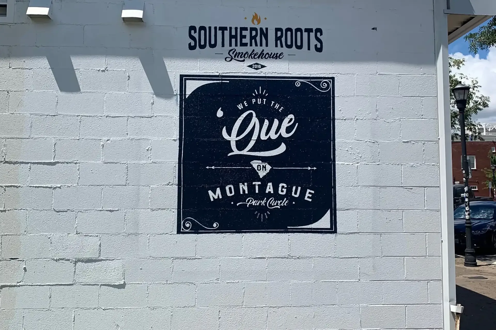 Building signs at AlphaGraphics Charleston