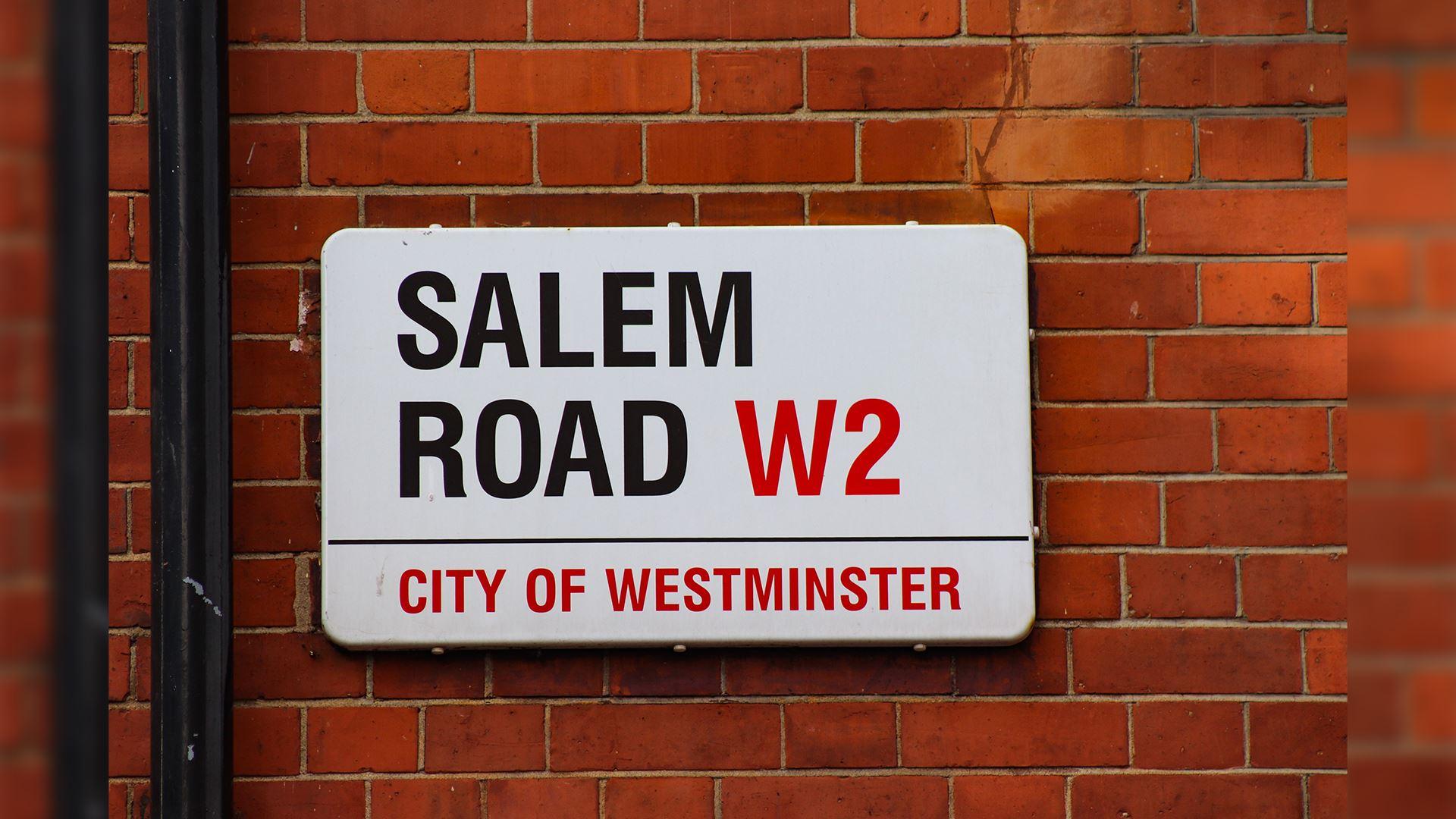 How Building Signs Influence Customer Perception