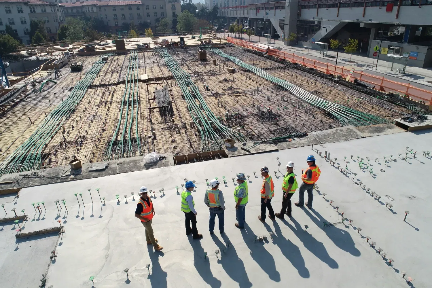 Raising the Bar: Designing Construction Banners that Command Attention at Job Sites