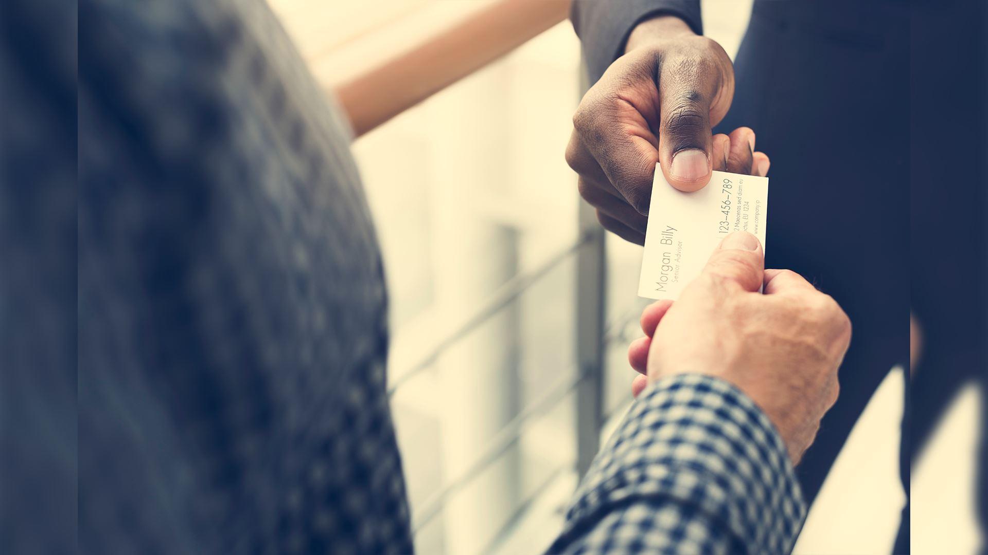 How to Incorporate Seasonal Themes into Business Card Printing