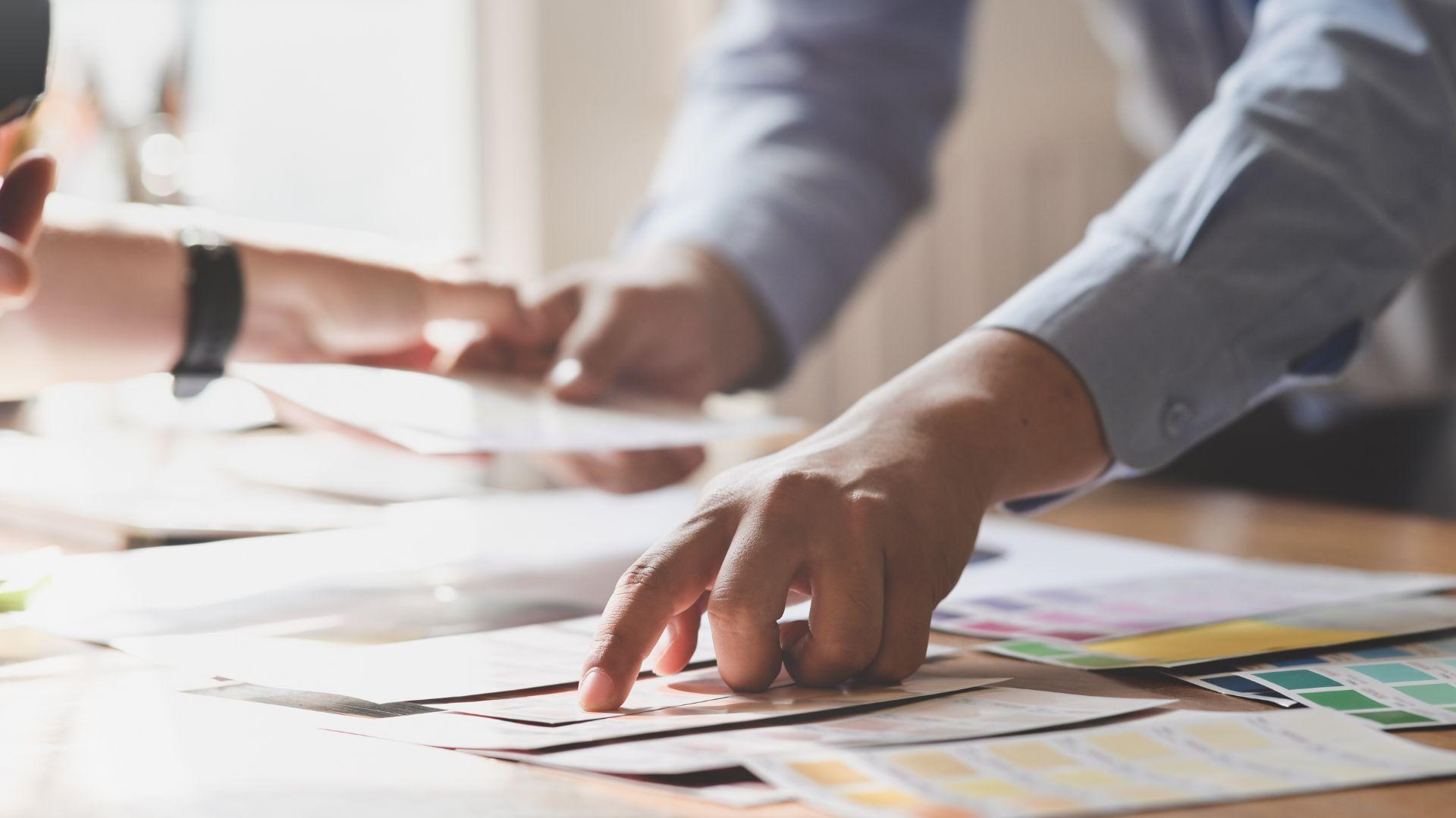 How Custom Printed Materials Can Boost Your Holiday Sales