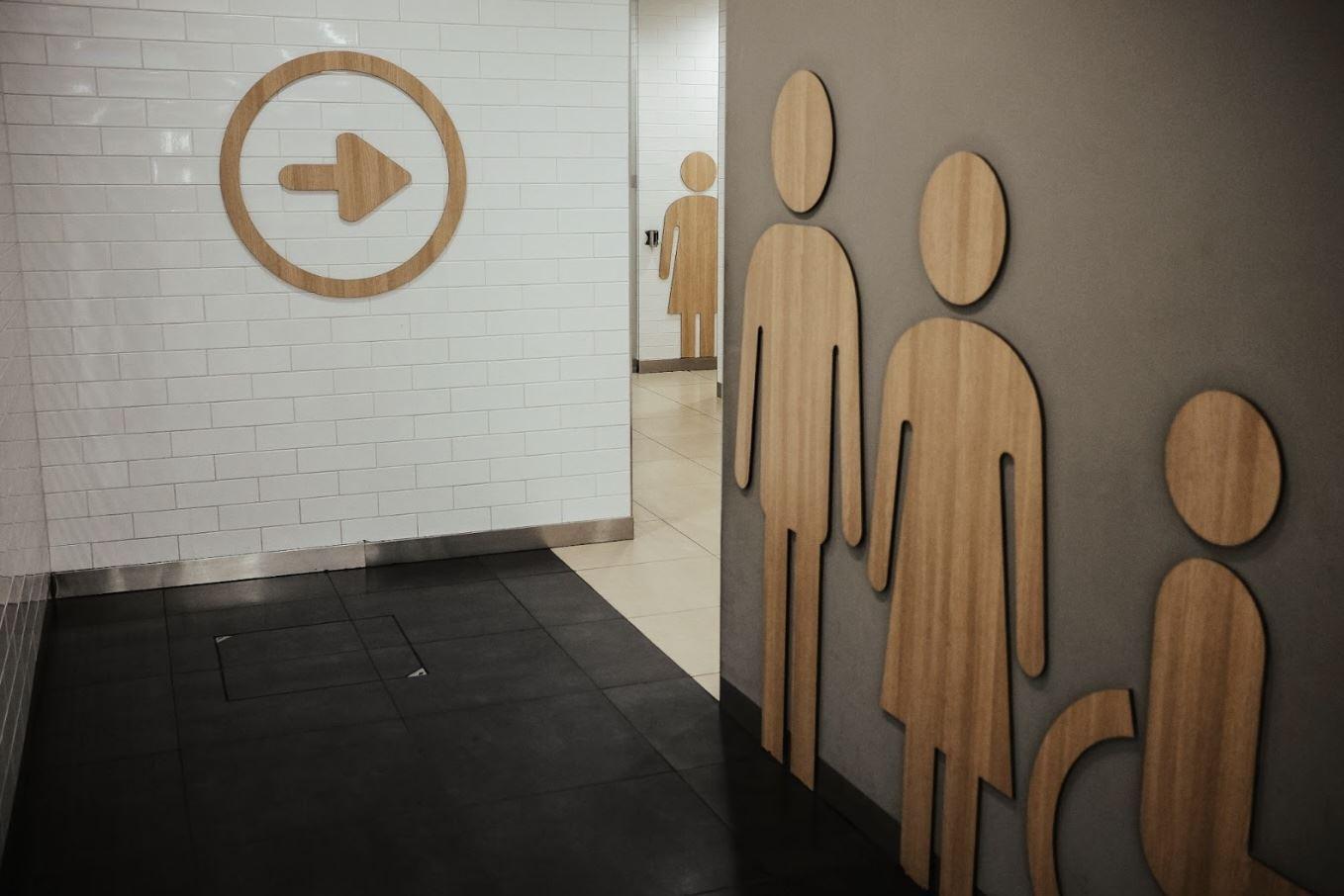 How Custom Signage Enhances Brand Identity