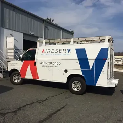 Custom vehicle graphics in newarkwebp