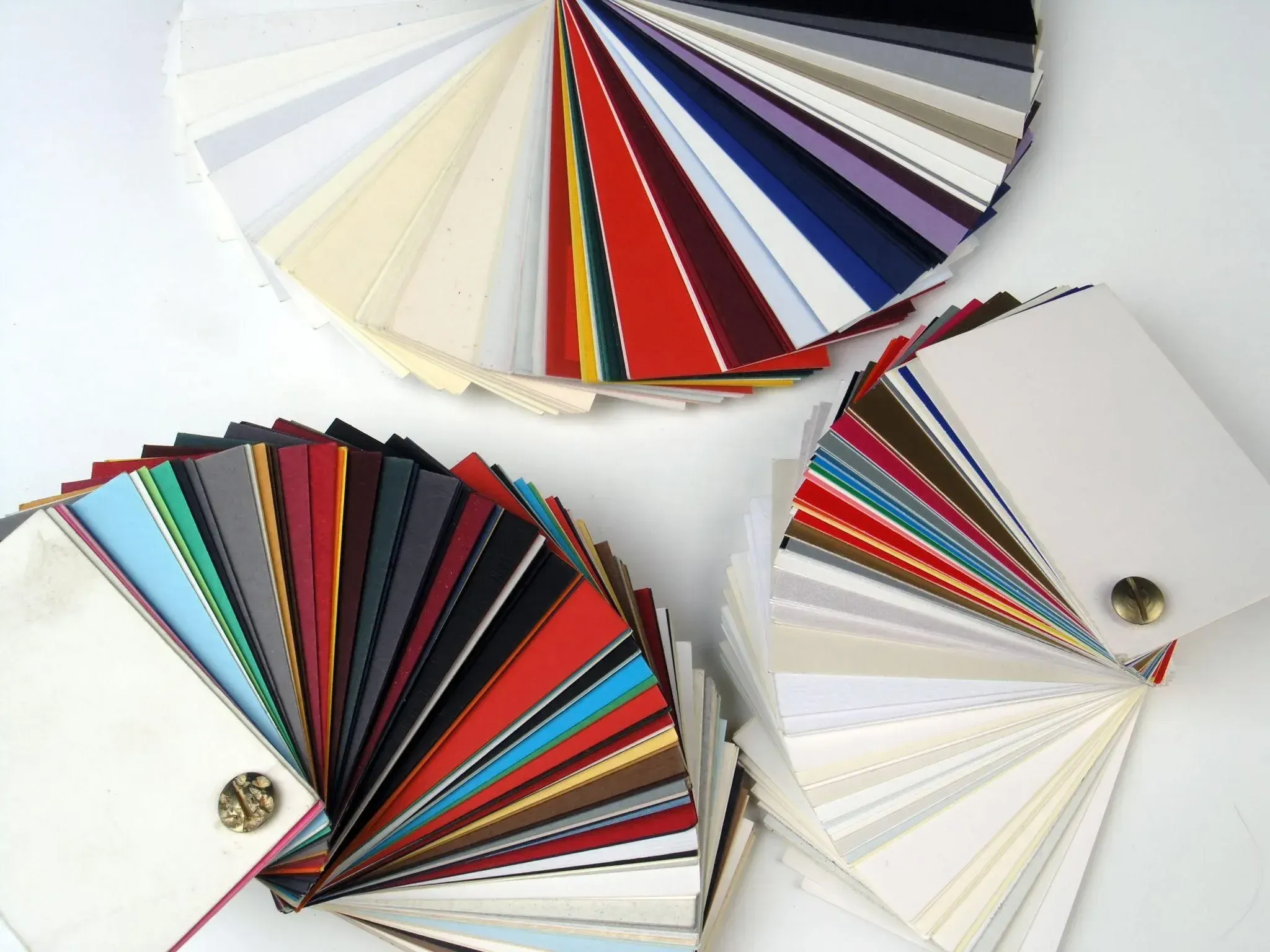 Gloss vs. Matte Finish: Which One Should You Choose for Your Print Project?