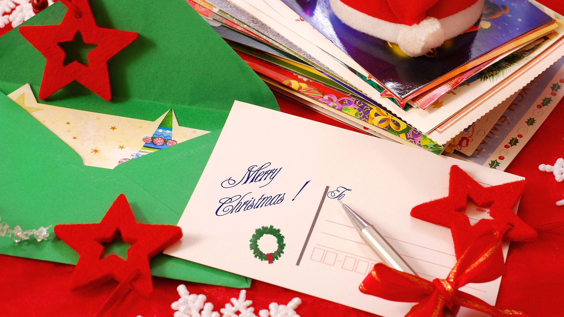 Holiday Postcards: How to Create Eye-Catching Designs That Stand Out