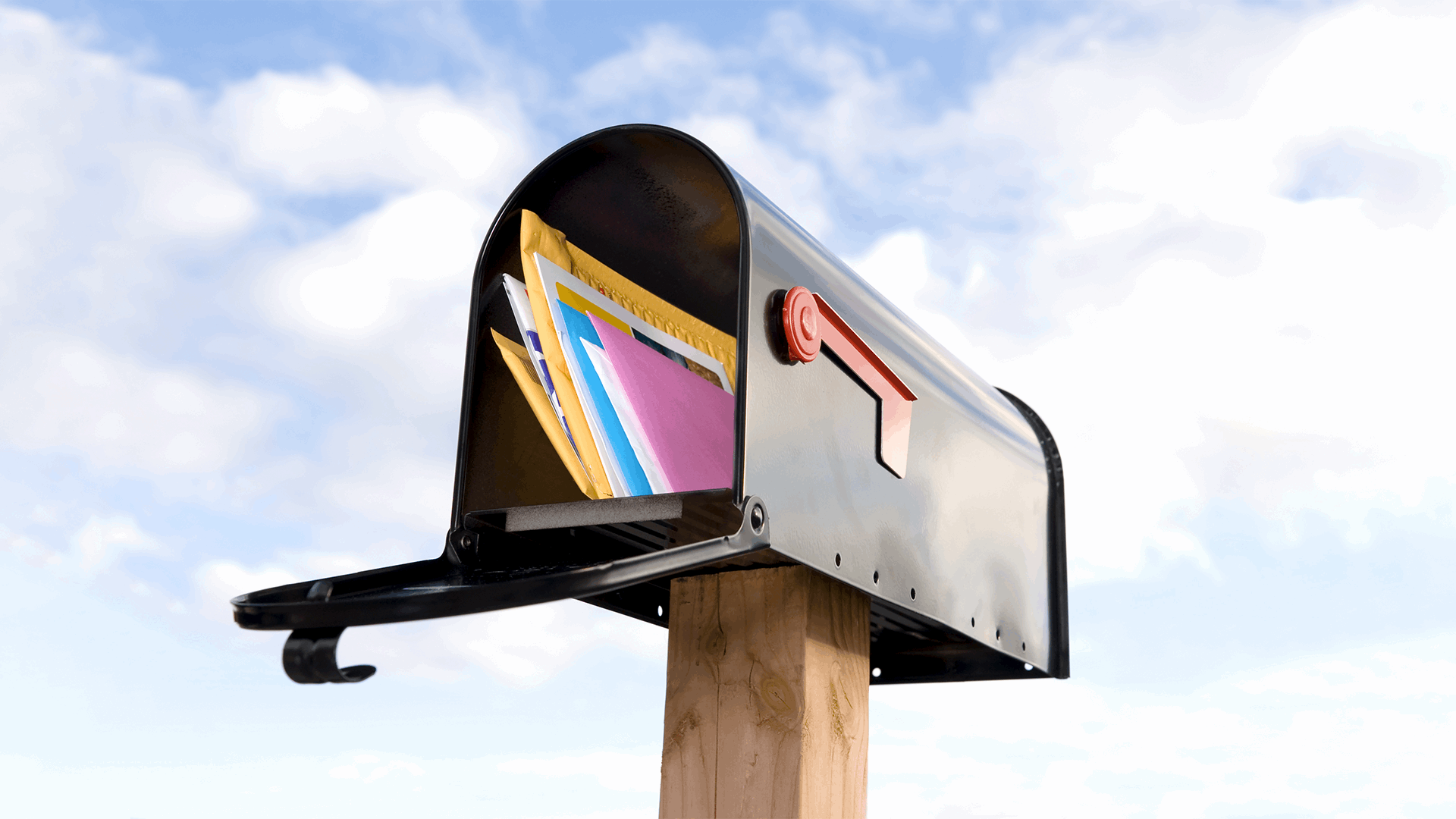 Direct Mail Printing: Reach Your Audience & Build Your Brand
