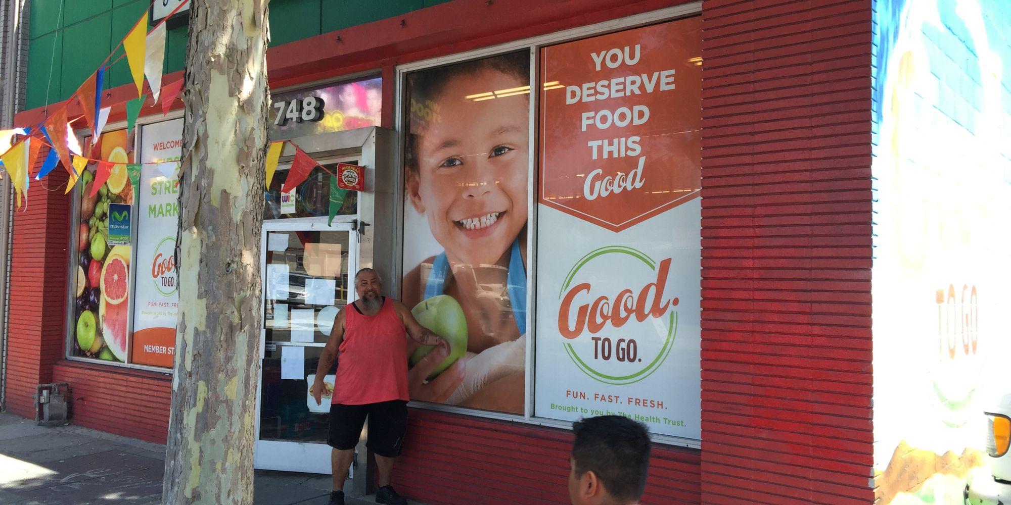 Using Window and Vinyl Displays to Promote Your Products and Services