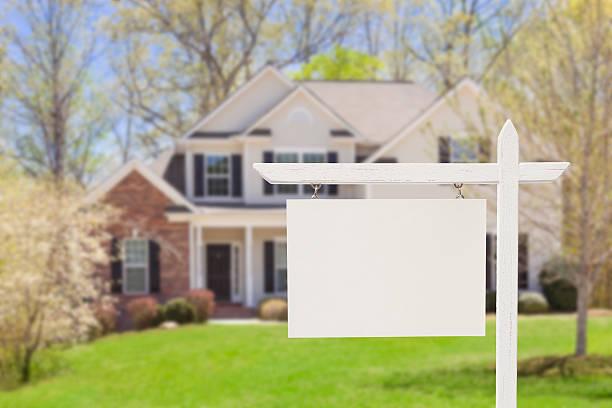 4 Signs That Get Your Real Estate Business Noticed