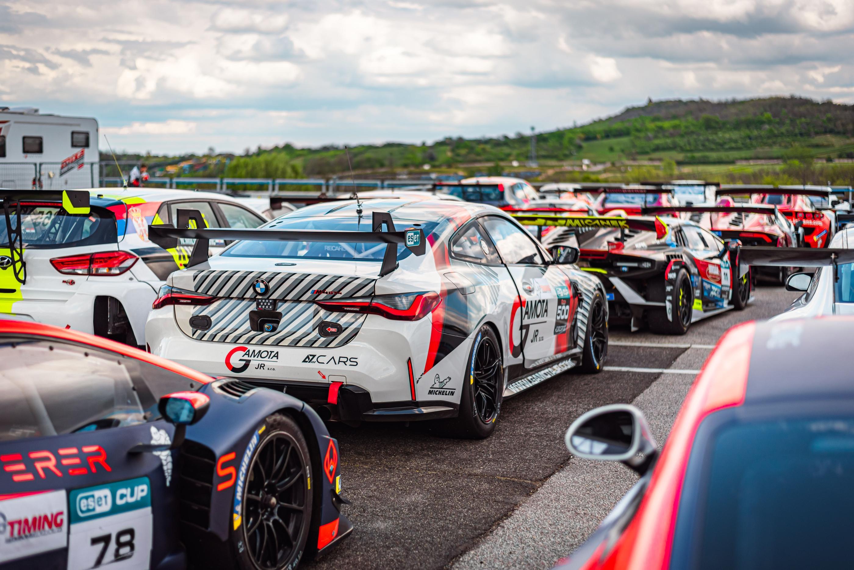 6 Expert Hacks to Maximize the Life of Car Wrap Advertisements