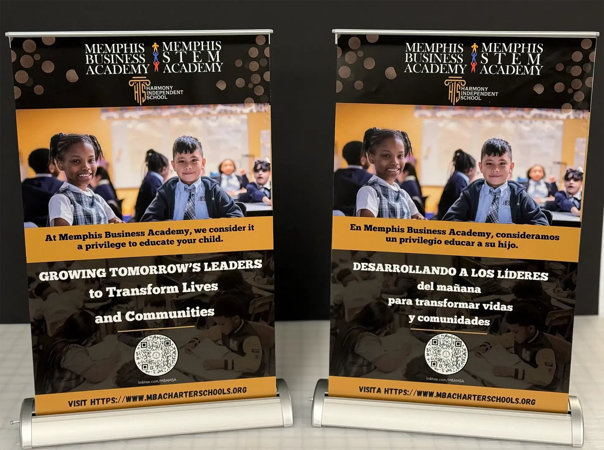 Table top signs at AlphaGraphics Brookhaven Circle