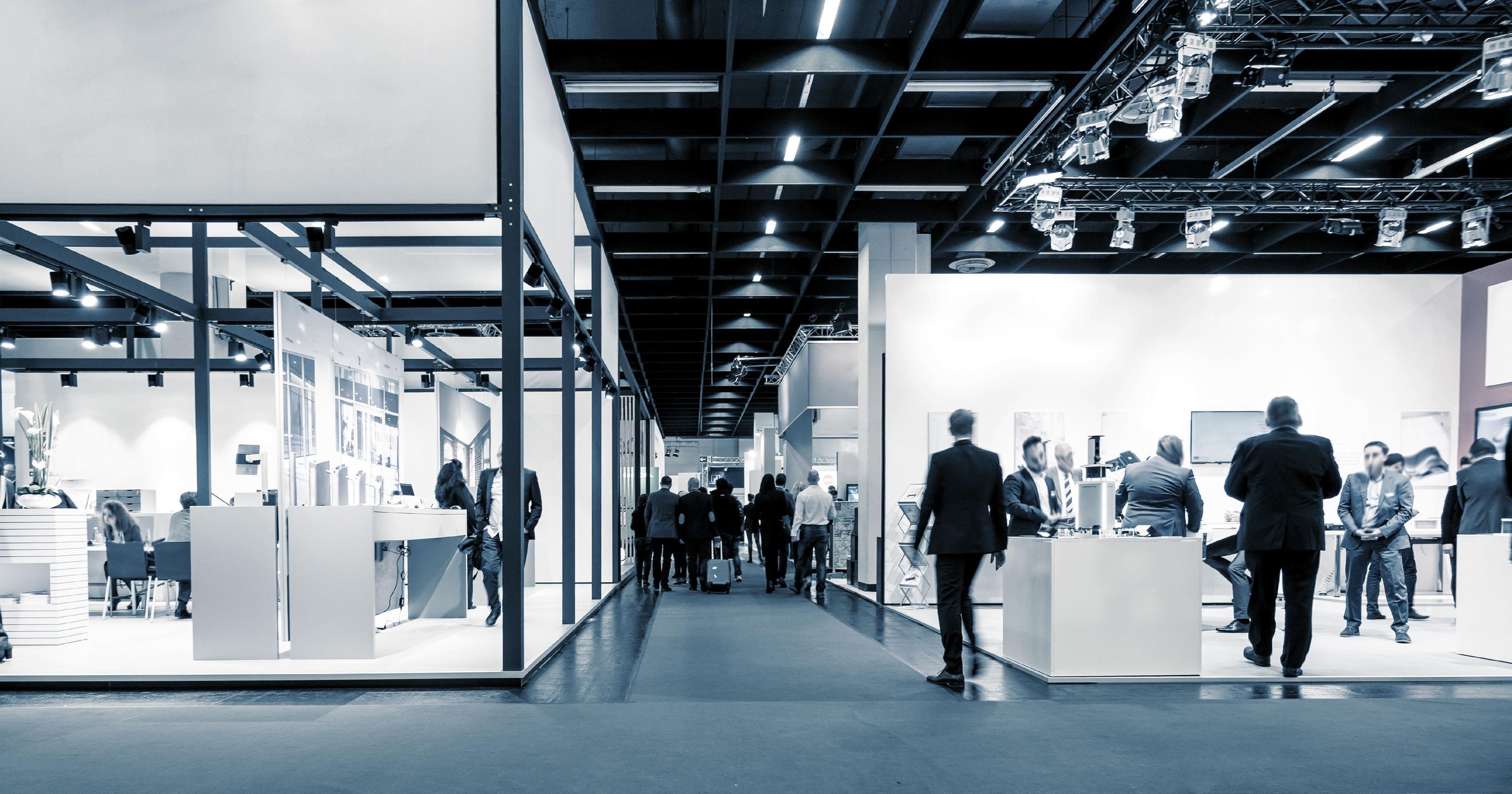 Trade Show Booth Printing – Elevate Your Presence and Grab Visitors’ Attention at a Trade Fair