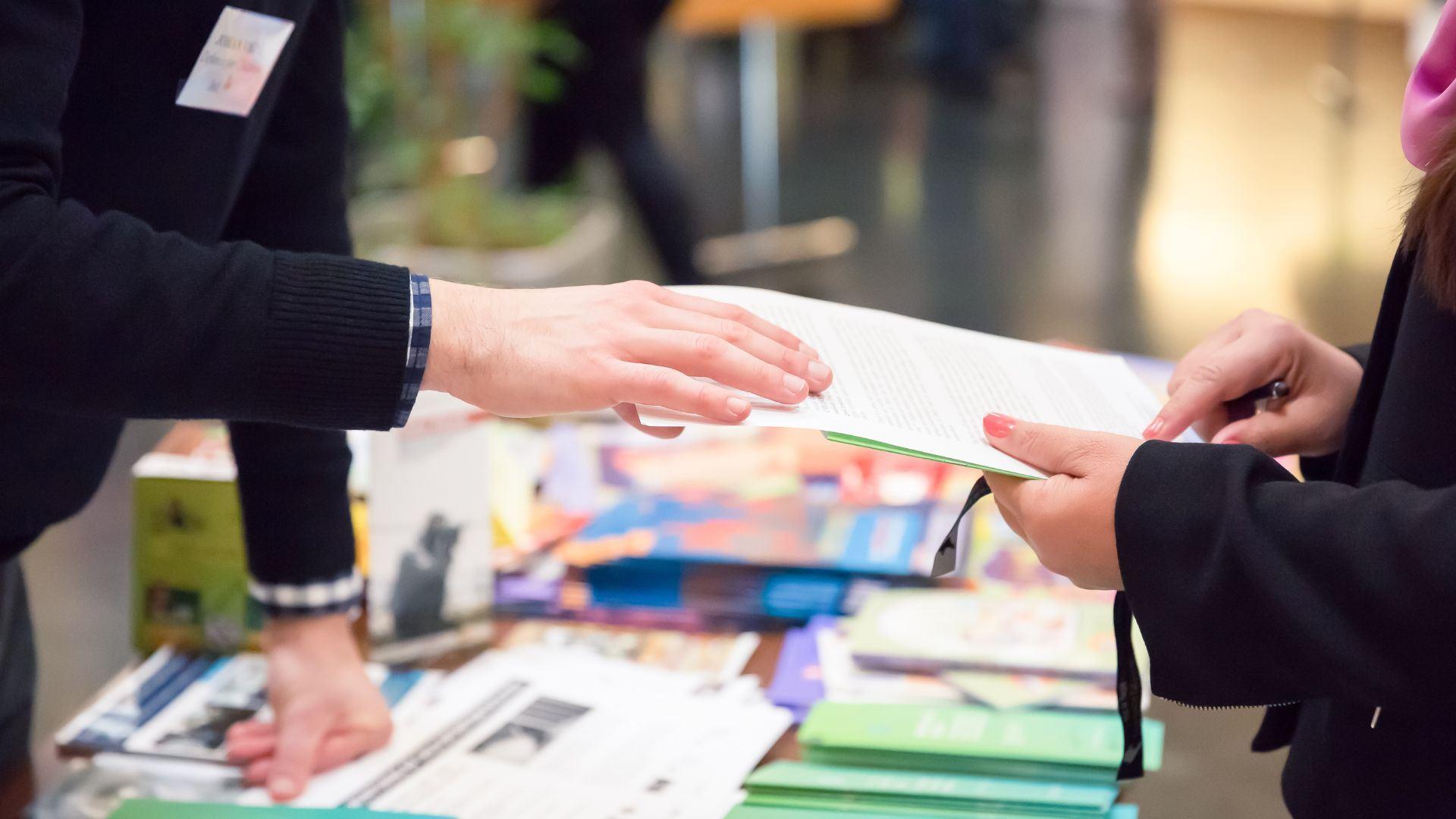 How to Stand Out and Make a Lasting Impression at Conferences and Trade Shows | AlphaGraphics Waltha